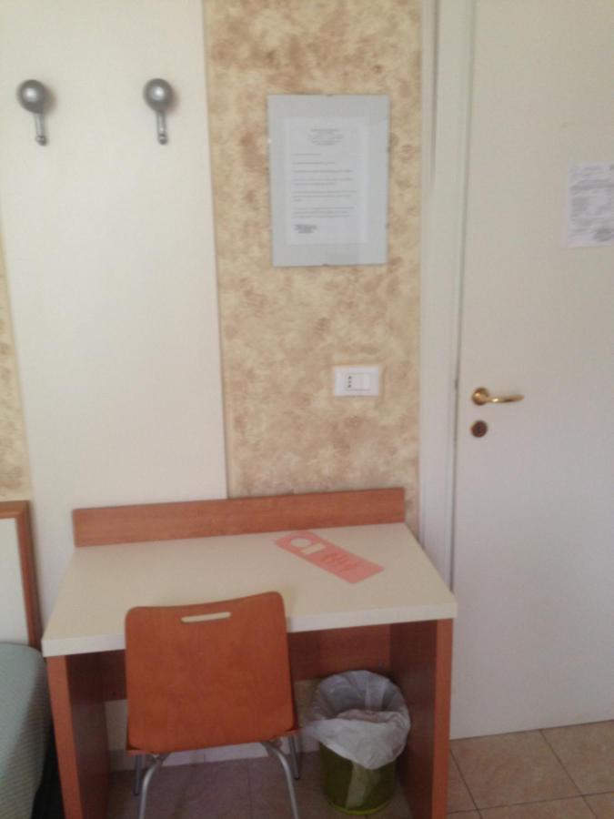 Bella Napoli Guesthouse Trattoria Pizzeria La Spezia Oda fotoğraf