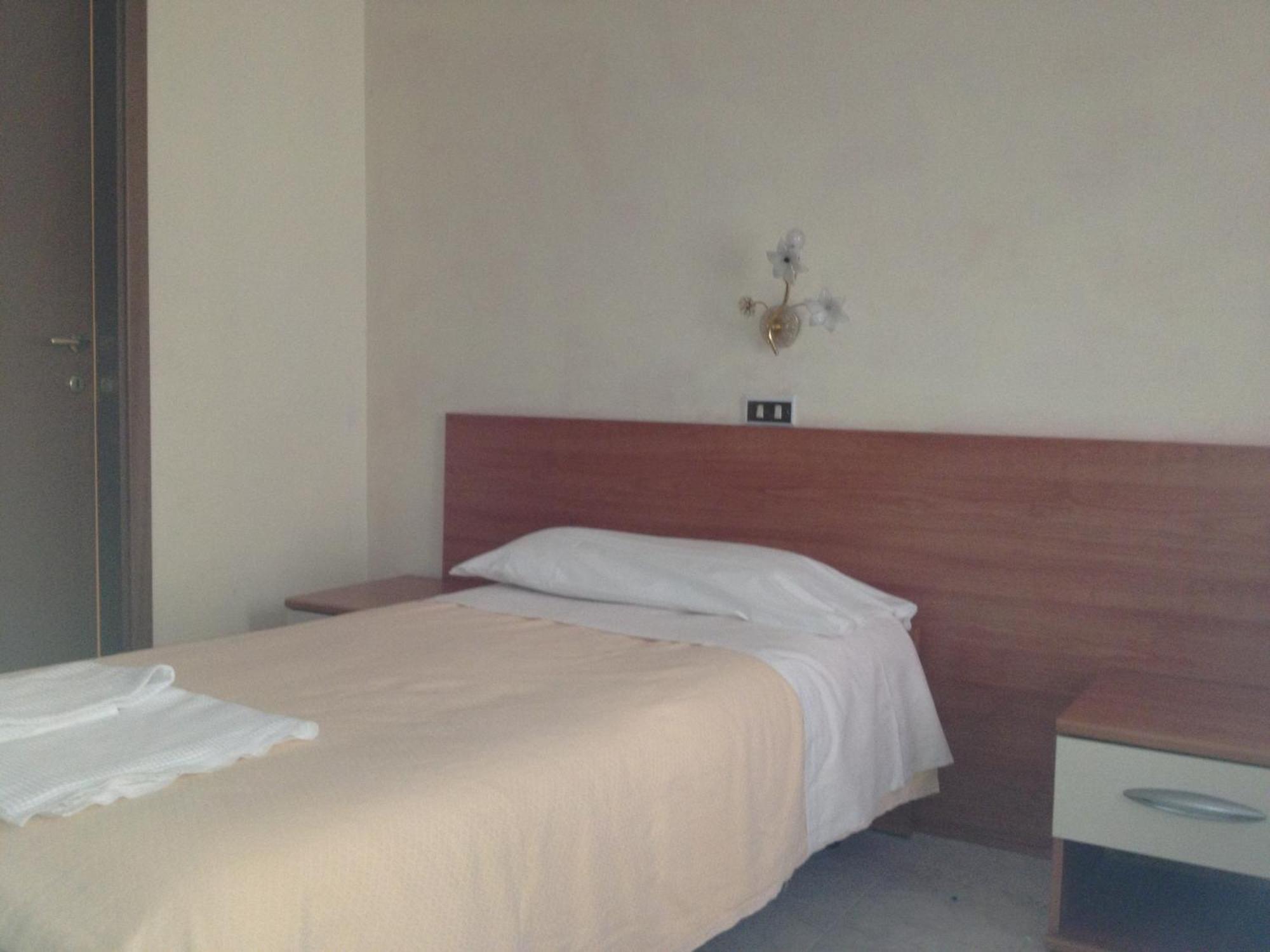 Bella Napoli Guesthouse Trattoria Pizzeria La Spezia Oda fotoğraf