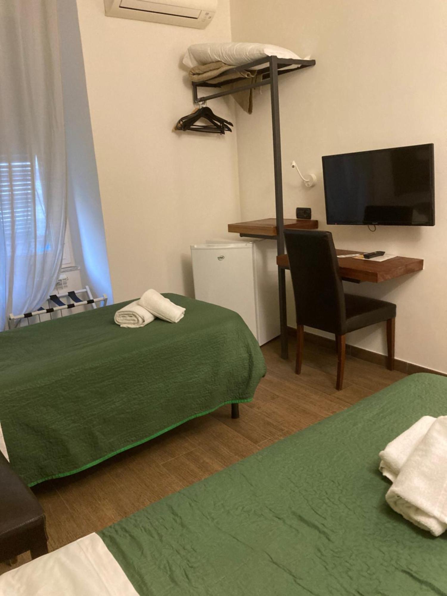 Bella Napoli Guesthouse Trattoria Pizzeria La Spezia Dış mekan fotoğraf
