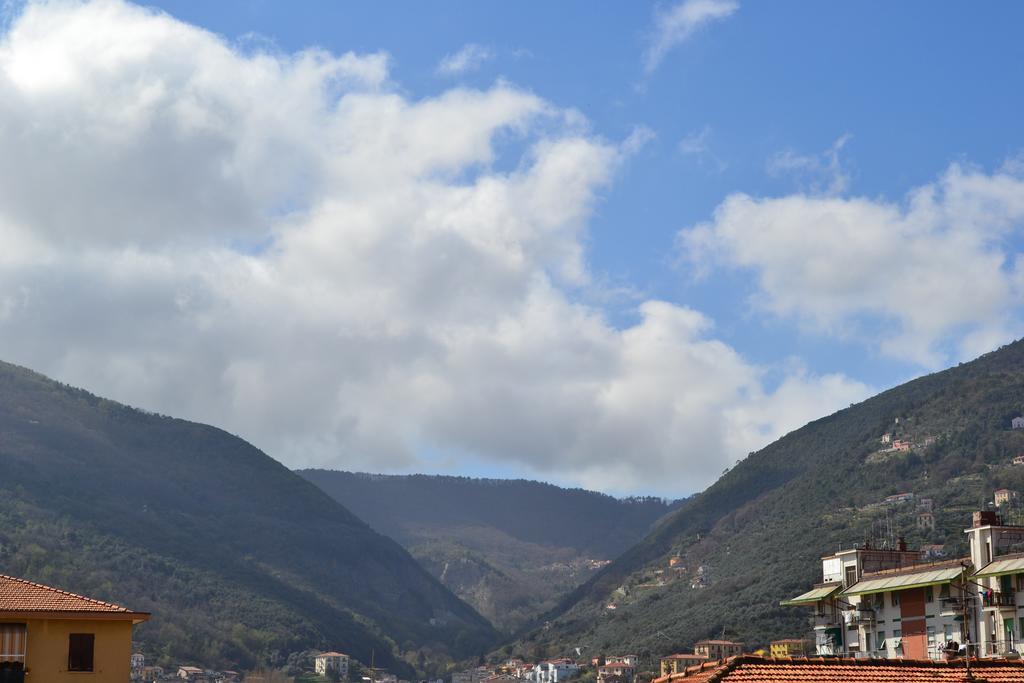 Bella Napoli Guesthouse Trattoria Pizzeria La Spezia Dış mekan fotoğraf