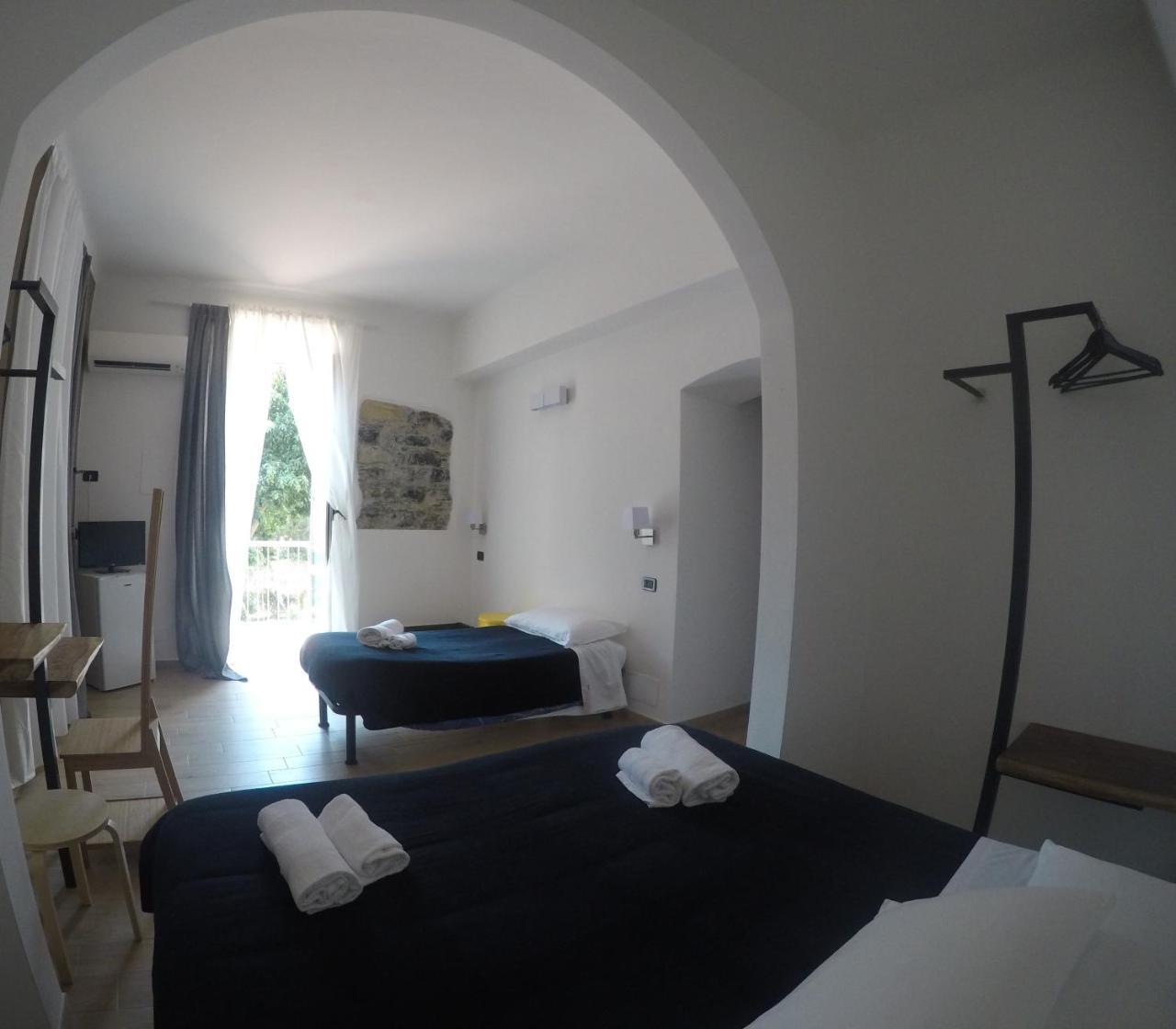 Bella Napoli Guesthouse Trattoria Pizzeria La Spezia Dış mekan fotoğraf
